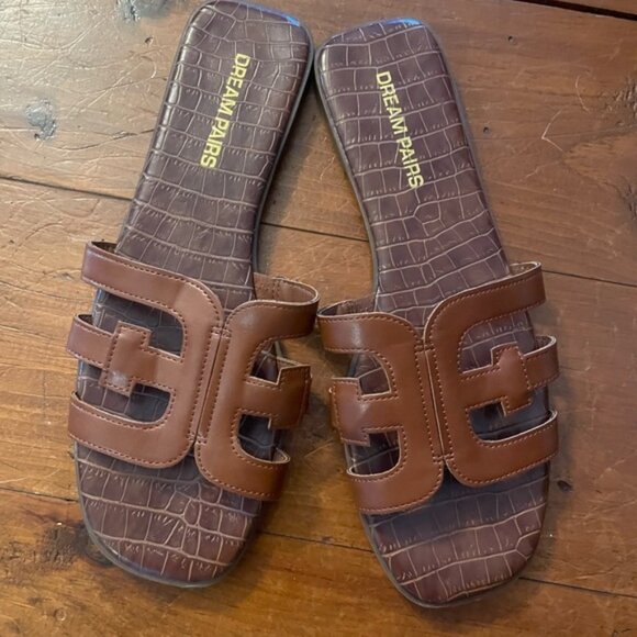 Brown Faux Leather Slip on Flats Sandals Women’s Size 9 - Picture 2 of 9